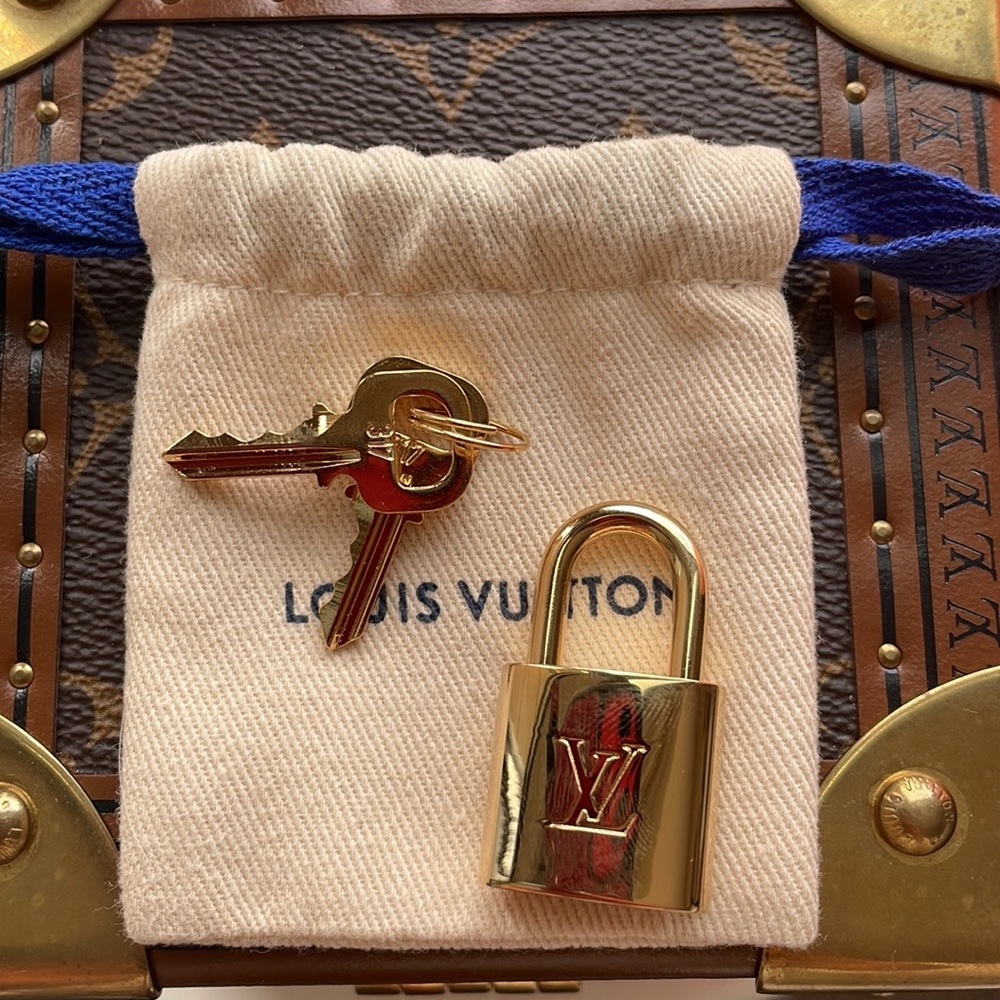 Brand New LV lock with keys!